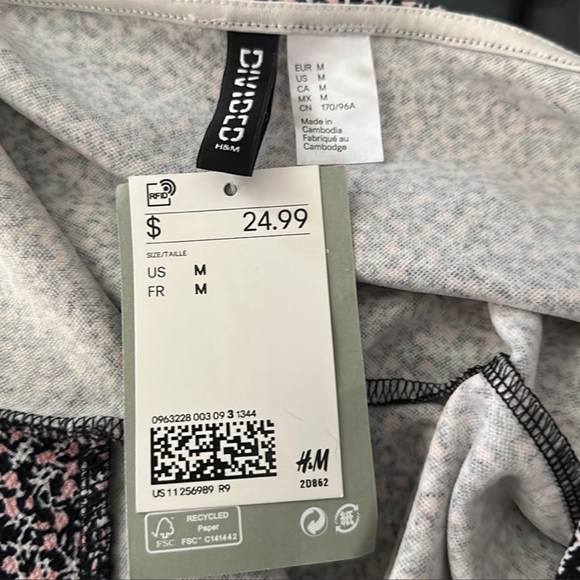 H&M FLORAL PRINT DRESS WITH SLIT - Picture 7 of 7